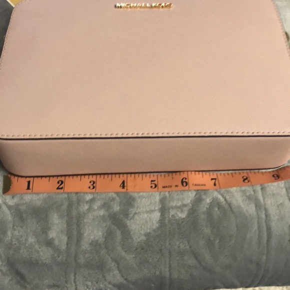Michael Kors crossbody - Picture 2 of 5